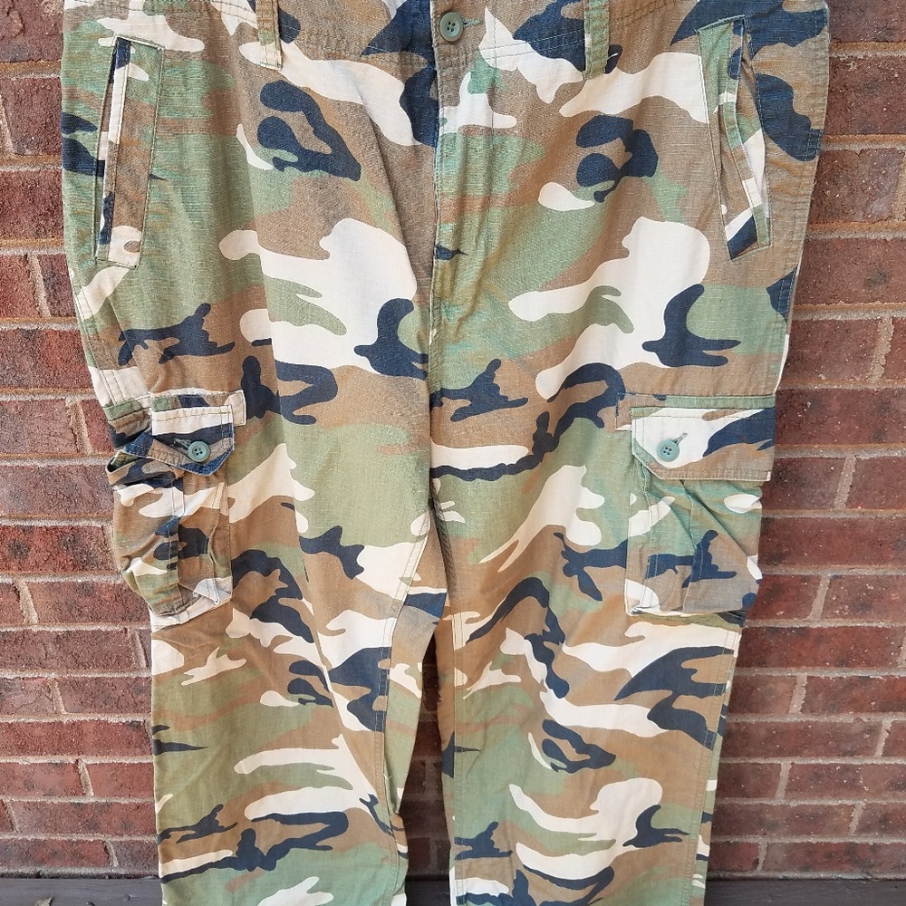 Gap camo pants